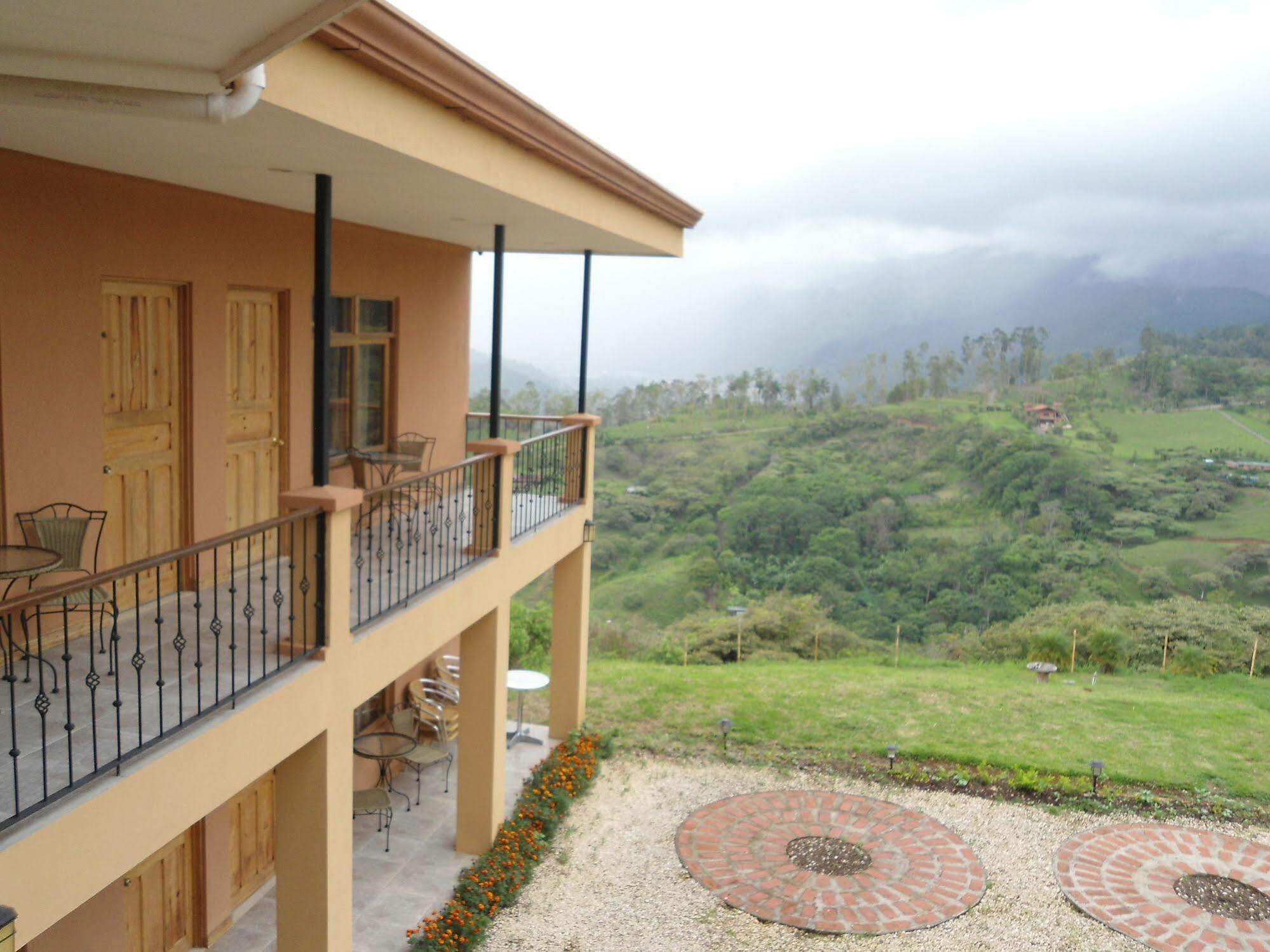 Paraiso Orocay Lodge Exterior photo